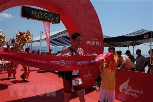 澳大利亚运动员Steve McKenna夺得冠军。图自越通社 澳大利亚运动员Steve McKenna夺得冠军。图自越通社