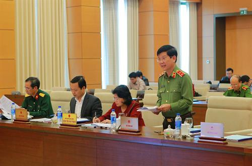 公安部副部长阮文山在会上发言。越通社记者 杨江 摄 公安部副部长阮文山在会上发言。越通社记者 杨江 摄