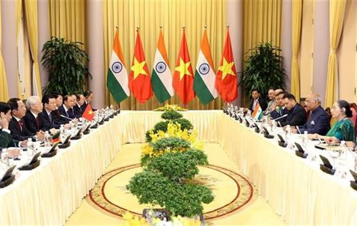 科温德与越共中央总书记、国家主席阮富仲进行会谈。图自越通社