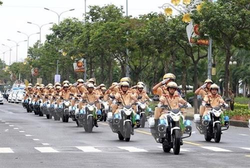 2017年APEC领导人会议周保安演练活动。(图片来源:越通社) 2017年APEC领导人会议周保安演练活动。(图片来源:越通社)