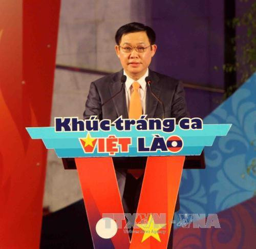 王廷惠副总理在晚会上发表讲话。（图片来源：越通社）