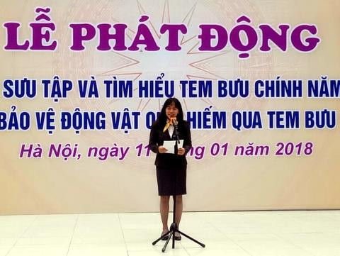 越南邮政总公司副总经理周氏兰香在启动仪式上发言。(图片来源:因特网) 越南邮政总公司副总经理周氏兰香在启动仪式上发言。(图片来源:因特网)