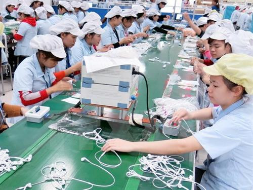 越南glonics电子零件生产厂。（图片来源：越通社）