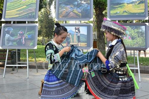 蒙族传统文艺演出。图自http://congthuong.vn
