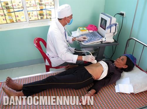 山河县山奇乡莫尼村居住着80户赫耶族家庭。基于广义省4.30股份公司已投资兴建供水供电和学校等系统,当地同胞生活明显改善。记者 福玉 摄 山河县山巴乡特困同胞获免费体检和发药。记者 福玉 摄 2013-2020年阶段广义省农村供电项目目前已向波斯县5个乡供电,帮助赫耶族同胞发展生产,改善物质赫精神生活。记者 福玉 摄 山河县山奇乡莫尼村居住着80户赫耶族家庭。基于广义省4.30股份公司已投资兴建供水供电和学校等系统,当地同胞生活明显改善。记者 福玉 摄 山河县山巴乡特困同胞获免费体检和发药。记者 福玉 摄 2013-2020年阶段广义省农村供电项目目前已向波斯县5个乡供电,帮助赫耶族同胞发展生产,改善物质赫精神生活。记者 福玉 摄