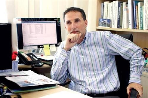 Raphael Kot医生。图自互联网 Raphael Kot医生。图自互联网