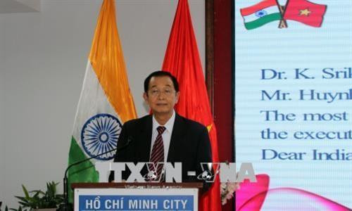 越南—印度友好协会胡志明市分会主席黄成立在见面会上发表讲话 图自越通社 越南—印度友好协会胡志明市分会主席黄成立在见面会上发表讲话 图自越通社