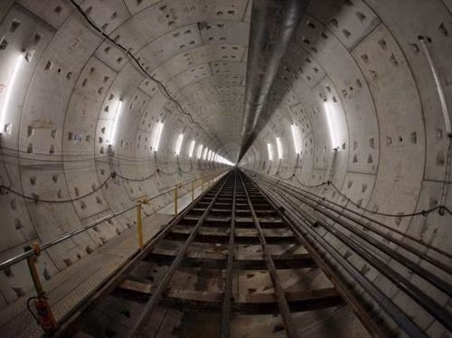 西班牙承诺为胡志明市开展地铁5号线提供资金支持 ảnh 2