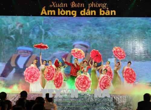 艺术交流活动上的表演节目。(图片来源:越通社) 艺术交流活动上的表演节目。(图片来源:越通社)