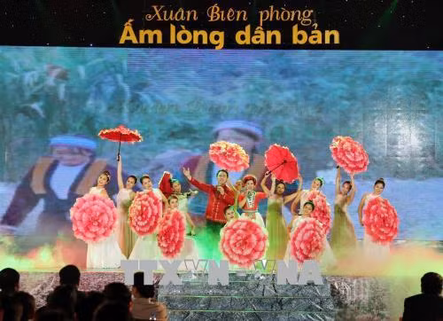 艺术交流活动上的表演节目。(图片来源:越通社) 艺术交流活动上的表演节目。(图片来源:越通社)