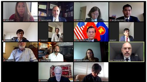 在线座谈全景。图自互联网 在线座谈全景。图自互联网