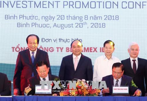 阮春福出席签字仪式。 越通社记者 统一 摄 阮春福出席签字仪式。 越通社记者 统一 摄