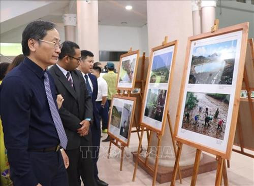 2019年东盟共同体纪实片暨图片展在庆和省开展。图自越通社