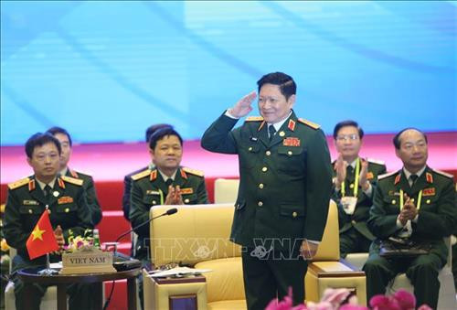 越共中央政治局委员、中央军委副书记、国防部部长吴春历大将。图自越通社