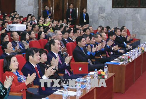 国家主席陈大光出席模范基层工会主席表彰大会。 越通社记者 颜创 摄