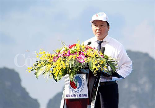 越南自然资源与环境部部长陈红河在启动仪式上发表讲话。(图片来源：http://baocongthuong.com.vn）