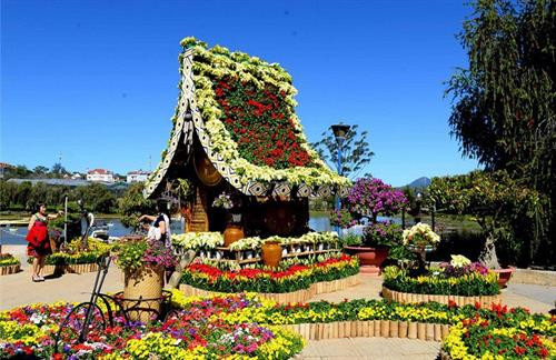题为《大叻和花卉》，于12月20日至24日在林同省大叻市、宝禄市和一些地方举行。图自互联网