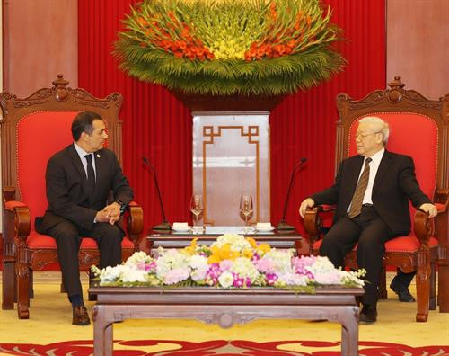 越共中央总书记阮富仲会见墨西哥参议长埃内斯托。（图片来源：越通社）