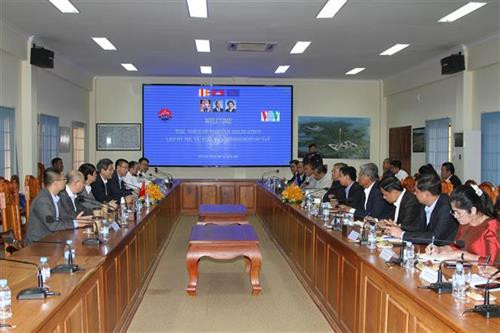 工作座谈会场景。图自越通社