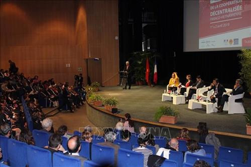 第11次越南与法国非集中式合作会议开幕式。图自越通社