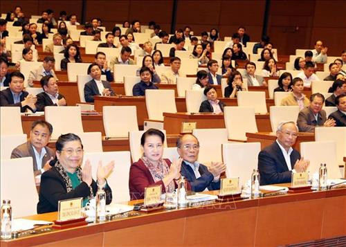 越南国会办公厅举行会议。图自越通社