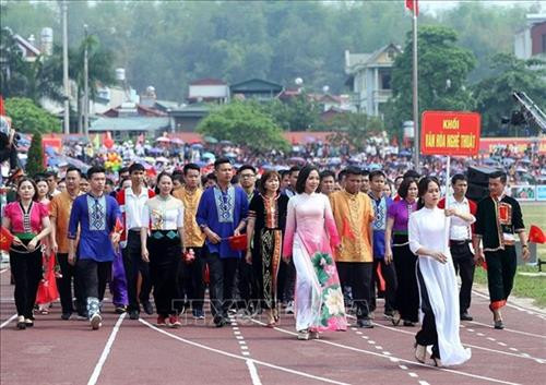 庆祝奠边省各重大事件的阅兵游行活动。图自越通社 庆祝奠边省各重大事件的阅兵游行活动。图自越通社