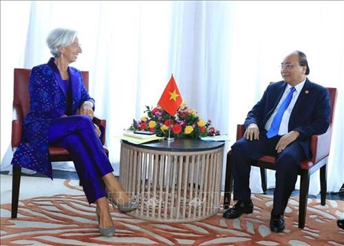 越南政府总理阮春福会见国际货币基金组织（IMF）总裁克里斯蒂娜·拉加德。图自越通社