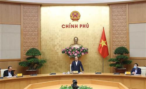 越南政府总理阮春福在座谈会上发表讲话。图自越通社