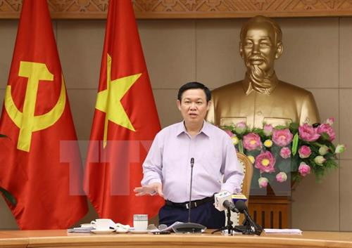 越南政府副总理王廷惠在会议上发表讲话。（图片来源：越通社）