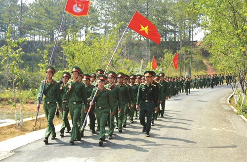 学员们在前往教练场的路上 学员们在前往教练场的路上