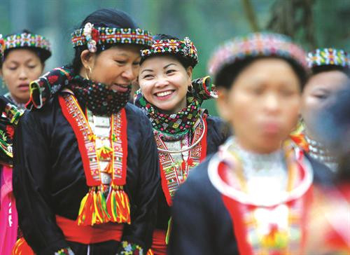 越南安沛省红瑶族的婚嫁礼仪 ảnh 5