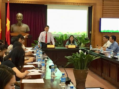 广南省人民委员会副主席陈文新在新闻发布会上发表讲话。图自互联网 广南省人民委员会副主席陈文新在新闻发布会上发表讲话。图自互联网