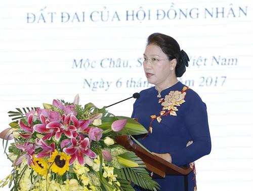 越南国会主席阮氏金银在会上发表讲话。（图片来源：因特网）