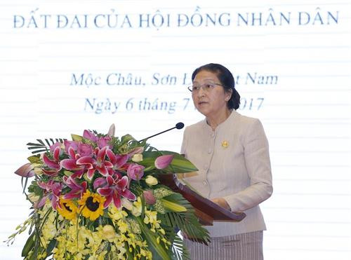老挝国会主席巴妮•雅陶都在会上发表讲话。（图片来源：因特网）