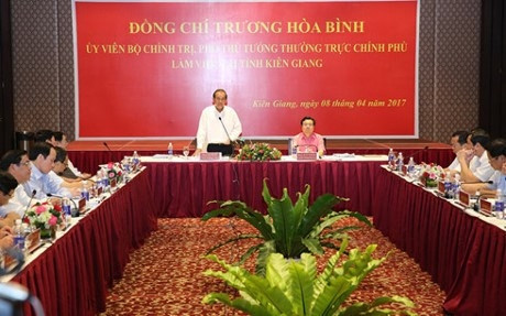 越南政府副总理张和平在会议上发表讲话。（图片来源：越通社）