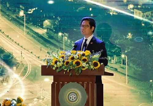 越南工商会主席武进禄在会上发表讲话。（图片来源：http://danviet.vn）