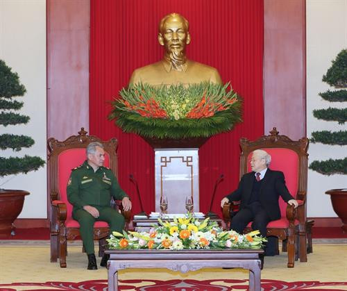 阮富仲总书记会见俄罗斯国防部长谢尔盖·绍伊古。（图片来源：越通社）