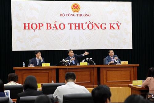 工贸部例行记者会场景。图自越通社