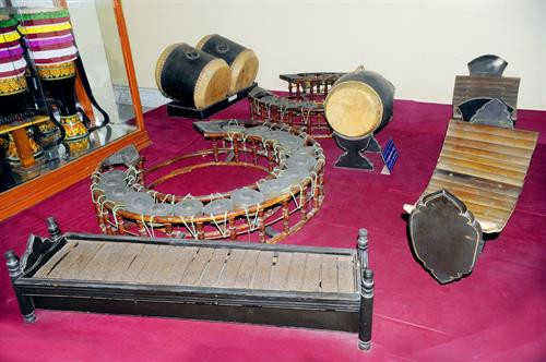 高棉族传统五音乐器。图自因特网