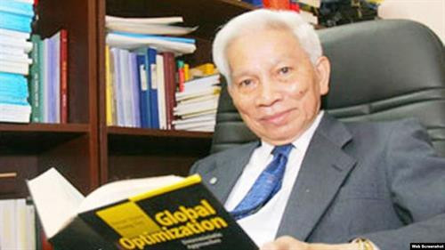 黄瘁教授。图自因特网