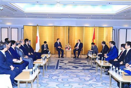 越南政府总理阮春福会见日越友好议员联盟主席 图自越通社