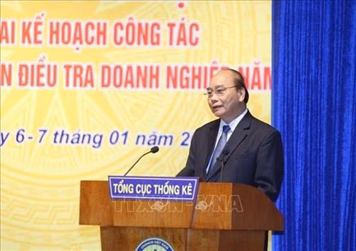 越南政府总理阮春福出席会议并发表讲话。图自越通社 越南政府总理阮春福出席会议并发表讲话。图自越通社
