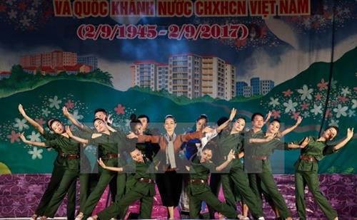 庆祝越南社会主义共和国成立72周年的文艺节目。（图片来源：越通社）