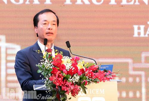 越南建筑部部长范红河发表讲话。图自baohanam.com.vn