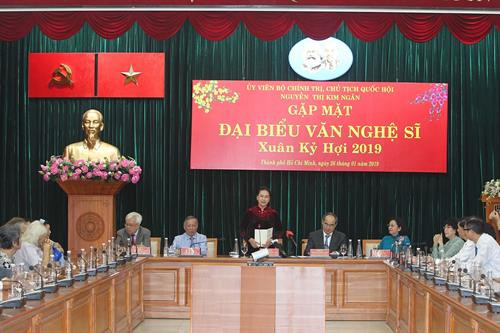 阮氏金银在会上发表讲话。(图片来源:越通社) 阮氏金银在会上发表讲话。(图片来源:越通社)