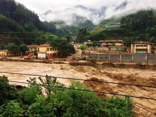 特大暴雨洪水袭击越南北部山区各省造成了重大人员伤亡和财产损失。（图片来源：因特网）