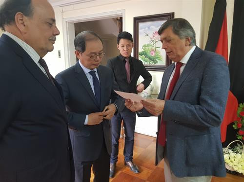 智利共产党总书记劳塔罗·卡蒙娜(Lautaro Carmona)。图自越通社