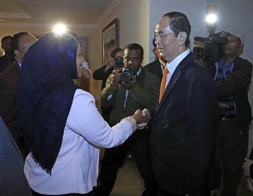 越南国家主席陈大光会见埃塞俄比亚参议院议长克里娅·易卜拉欣。图自越通社 越南国家主席陈大光会见埃塞俄比亚参议院议长克里娅·易卜拉欣。图自越通社