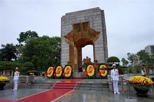 越南英雄烈士纪念碑。(图片来源:越通社) 越南英雄烈士纪念碑。(图片来源:越通社)