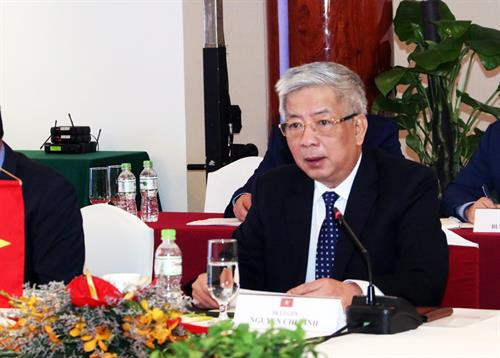 越南国防部副部长阮志咏上将在会上发表讲话。图自越通社 越南国防部副部长阮志咏上将在会上发表讲话。图自越通社